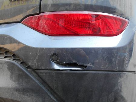 Рваная рана на бампере автомобиля Hyundai Tucson